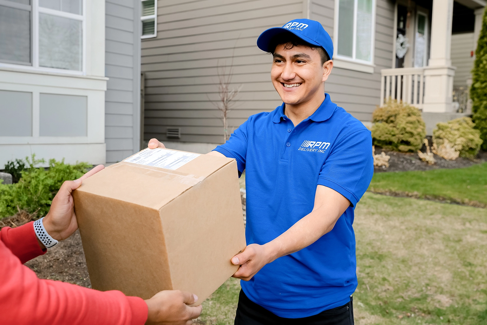 how-e-commerce-companies-can-improve-doorstep-delivery-experience-for-their-clients